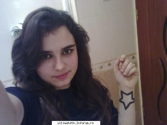 Bauuu >: ) - Si eu sunt nebunaa!! Mai vrei poze?? - Me,Myself and I