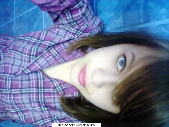 Pims - hyyyyyy ^.^ Deci o poza cu mn ... sper sa nu fie - Me,Myself and I