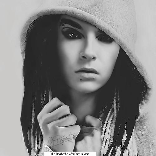 Poze - Running through the monsoon,beyond the wall,to - Bill Kaulitz