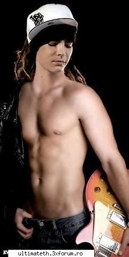 Poze - Baa da` baiatu` asta nu s`abtine = ))))))) Era o - Tom Kaulitz