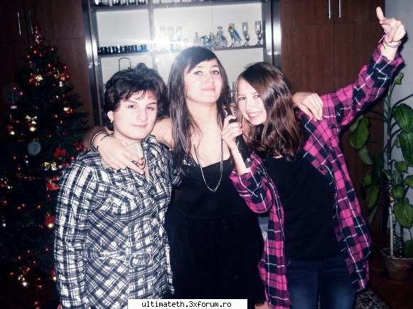 Vreau o poza - Sunt cea din stanga Vreau o poza cu Beyonce - Games
