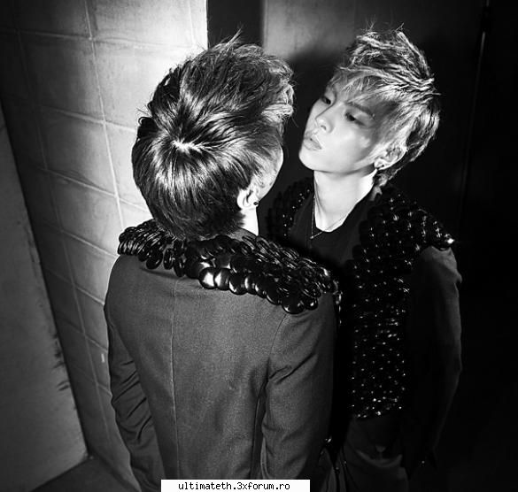 Vreau o poza - Si eu vreau o poza cu JongHyun - Games